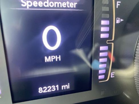 Used 2019 Jeep Cherokee Latitude Plus w/ Cold Weather Group image 6