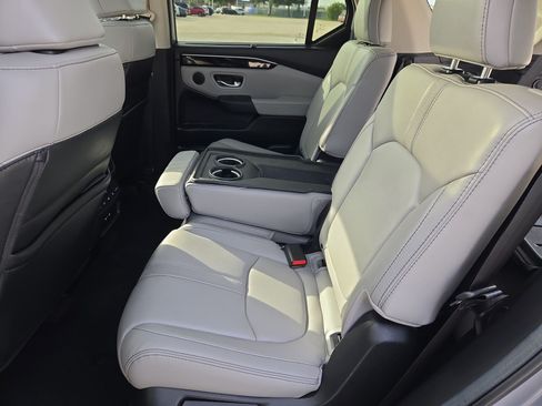Certified 2025 Honda Pilot Touring image 28