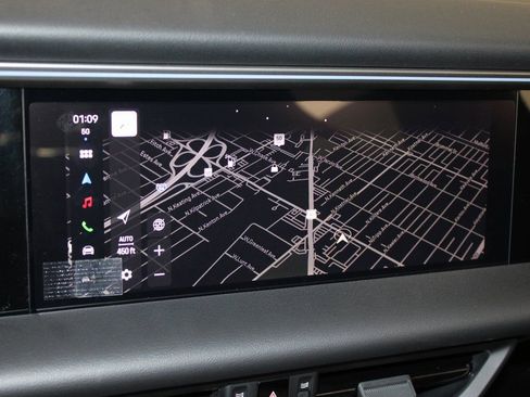 Certified 2025 Porsche Macan 4 Electric AWD/4WD image 29