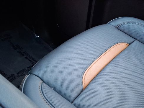 Certified 2023 GMC Sierra 1500 AT4 w/ Technology Package image 26