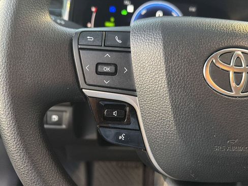 Certified 2025 Toyota Camry LE FWD image 21