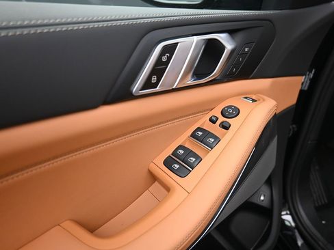 New 2026 BMW X5 xDrive50e w/ M Sport Package image 9