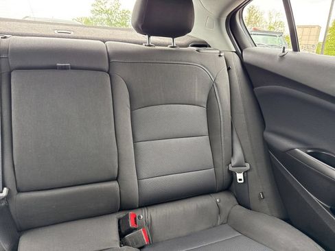 Used 2019 Chevrolet Cruze LT w/ Convenience Package FWD image 14