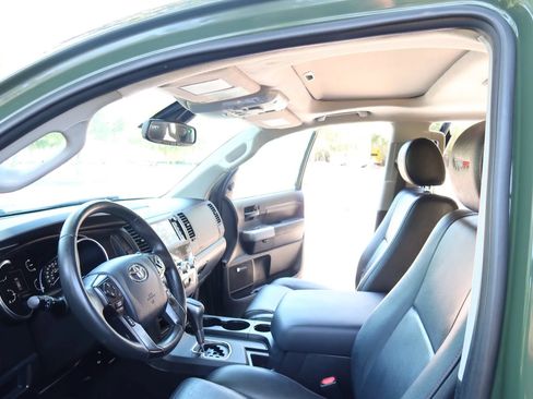 Used 2020 Toyota Sequoia TRD Pro AWD/4WD image 23