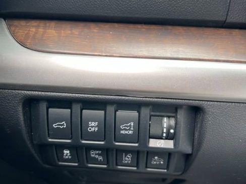 Used 2016 Subaru Outback 2.5i Limited AWD/4WD image 20