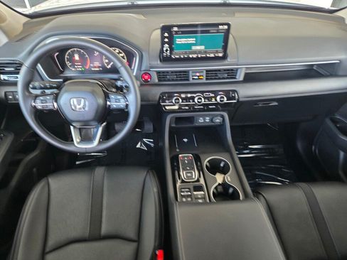 Certified 2025 Honda Pilot EX-L image 10