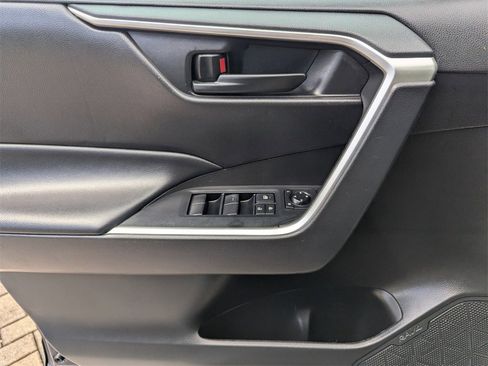 Certified 2023 Toyota RAV4 LE image 27