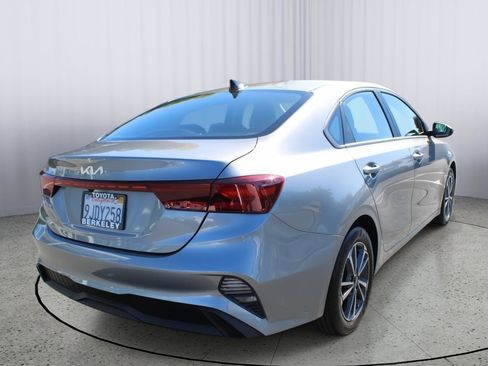 Used 2023 Kia Forte LXS image 8