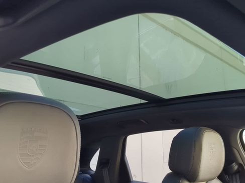 Used 2024 Porsche Cayenne image 20