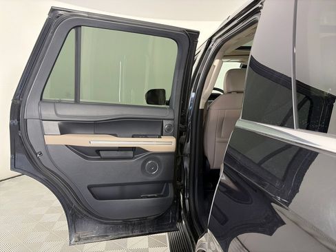 Used 2023 Ford Expedition Limited AWD/4WD image 12