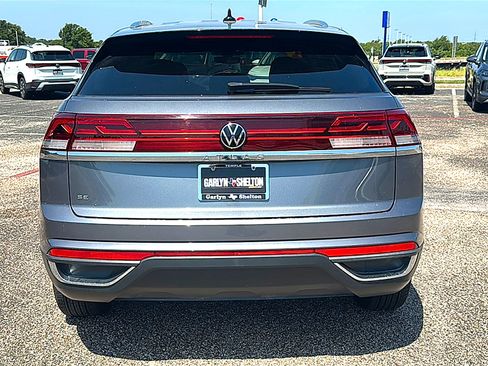 Used 2024 Volkswagen Atlas Cross Sport SE FWD image 7