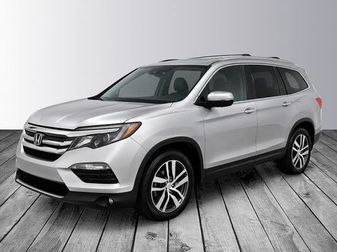 Used 2017 Honda Pilot Elite image 6