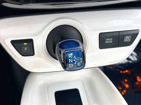 Used 2016 Toyota Prius Four FWD image 26