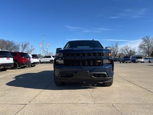 Used 2020 Chevrolet Silverado 1500 Custom w/ Custom Value Package image 8