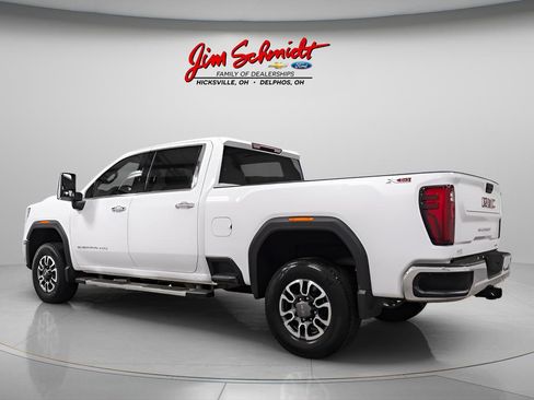 Used 2024 GMC Sierra 2500 SLT w/ SLT Convenience Package image 4
