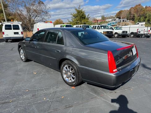 Used 2010 Cadillac DTS Luxury image 3