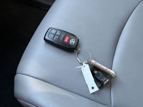 Used 2024 Toyota Sienna XLE image 20