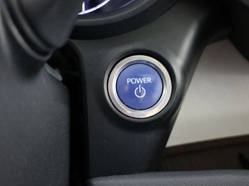 Used 2021 Toyota Sienna XLE image 19