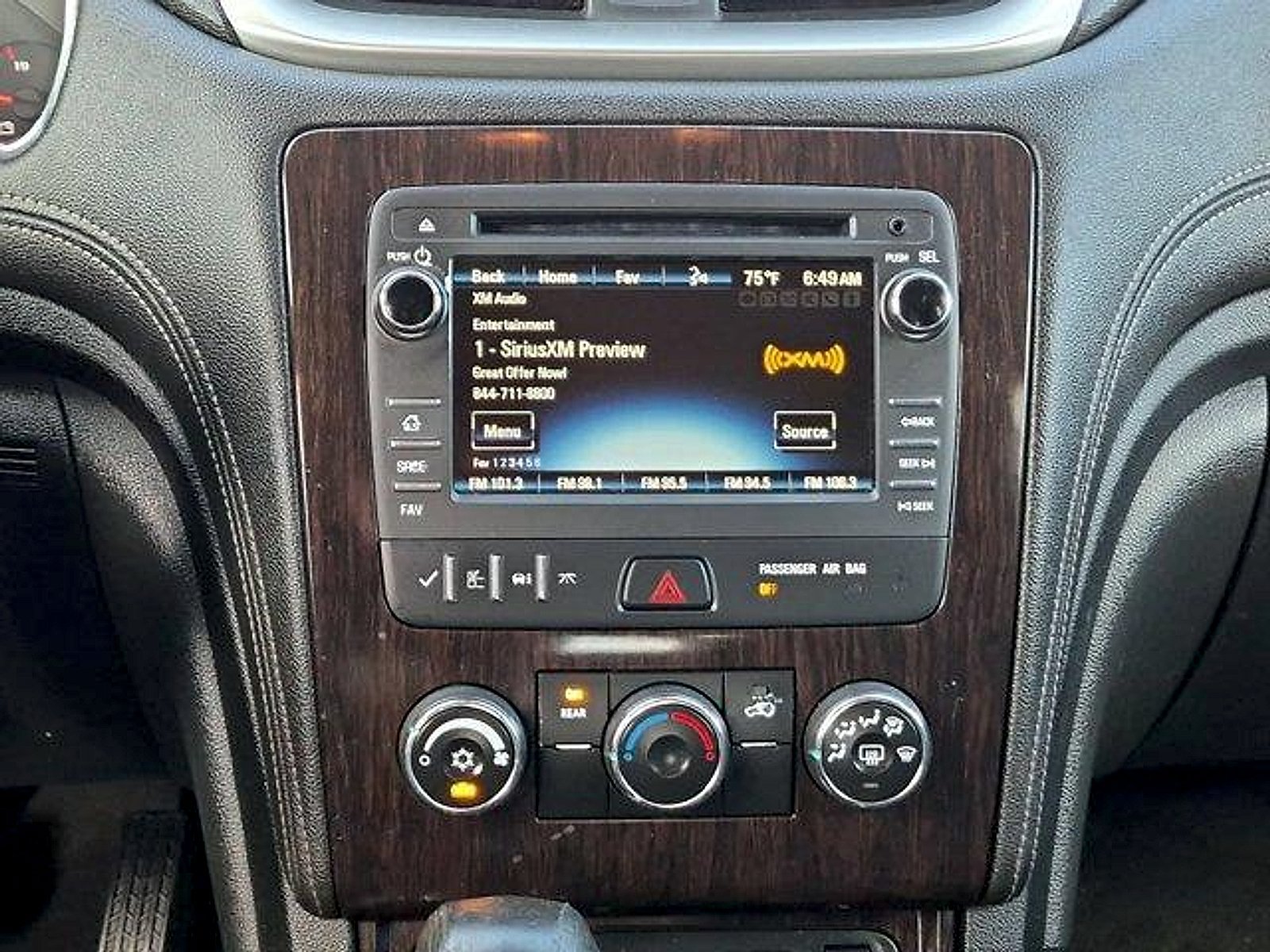 Used 2017 Chevrolet Traverse LT w/ Style and Technology Package FWD image 13