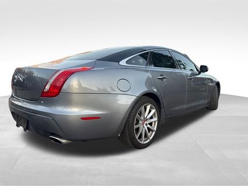 Used 2011 Jaguar XJ image 7