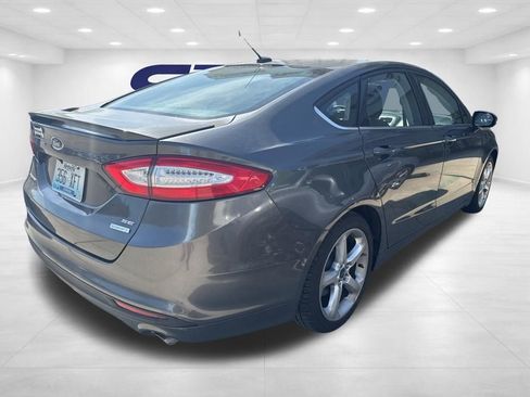 Used 2016 Ford Fusion SE w/ Equipment Group 201A image 3