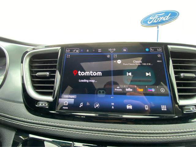 Used 2026 Chrysler Pacifica Limited FWD image 31