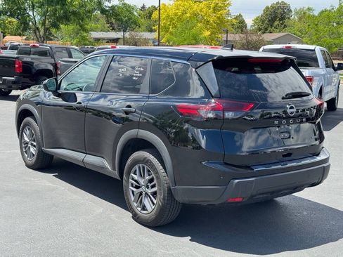 Used 2024 Nissan Rogue S AWD/4WD image 5
