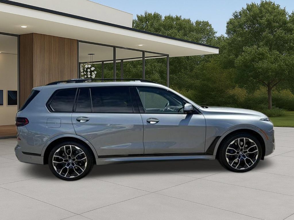 Used 2026 BMW X7 xDrive40i w/ M Sport Package AWD/4WD image 7