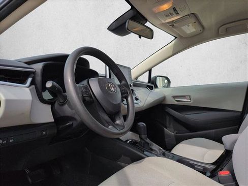Used 2021 Toyota Corolla LE image 10