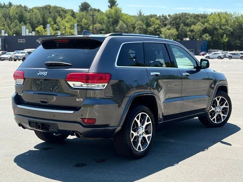 Used 2019 Jeep Grand Cherokee Overland AWD/4WD image 6