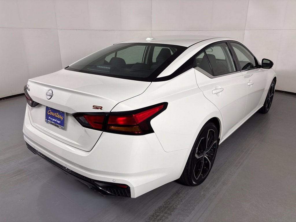 Used 2024 Nissan Altima 2.5 SR FWD image 8