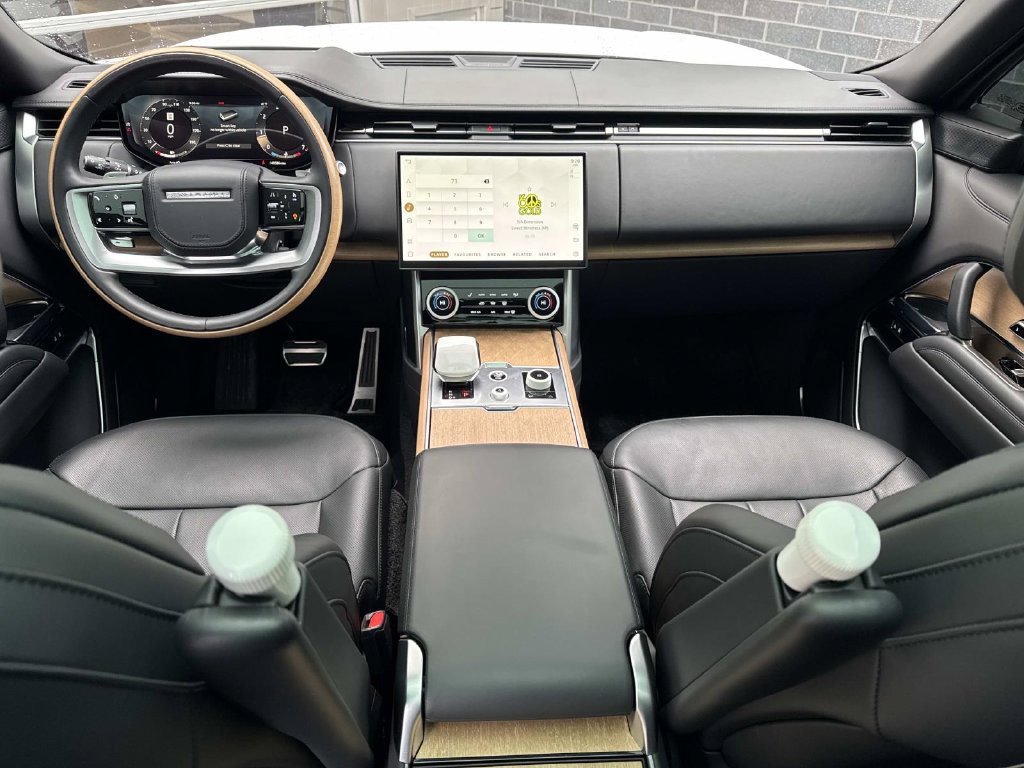 Certified 2023 Land Rover Range Rover SV AWD/4WD image 19