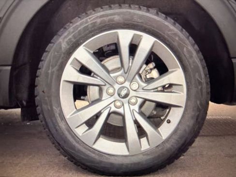 Used 2024 Ford Explorer XLT w/ Equipment Group 202A AWD/4WD image 11