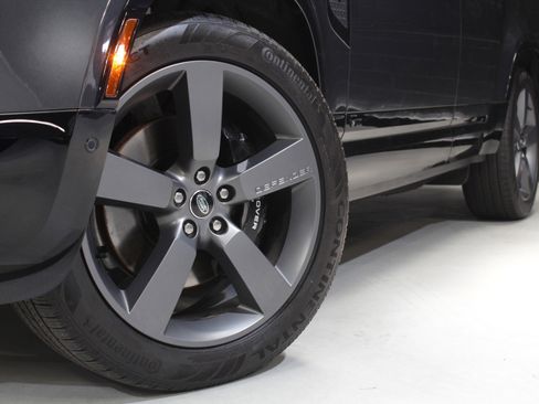 Used 2025 Land Rover Defender 110 V8 image 20