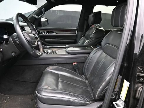 Used 2022 Jeep Grand Wagoneer Series II w/ Convenience Group III AWD/4WD image 11