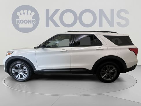 Used 2022 Ford Explorer XLT w/ Equipment Group 202A AWD/4WD image 5