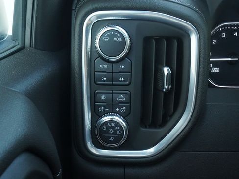 Used 2022 GMC Sierra 1500 SLT w/ SLT Premium Plus Package AWD/4WD image 14