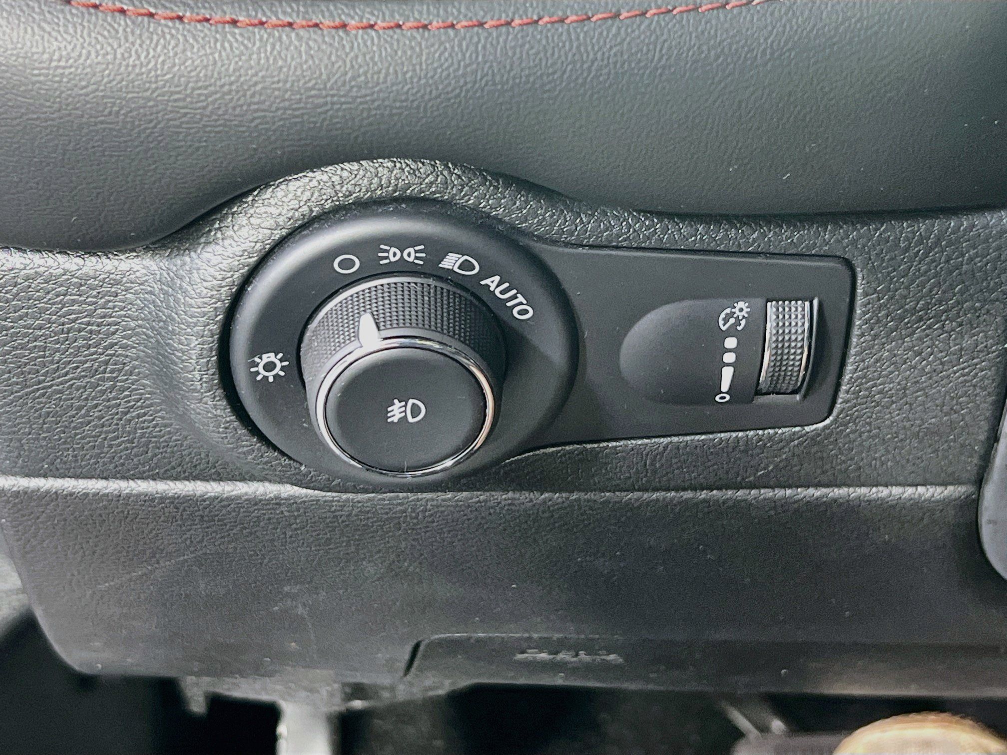 Used 2023 Dodge Durango R/T AWD/4WD image 10