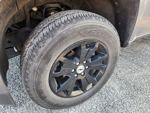 Used 2022 Chevrolet Colorado LT RWD image 10