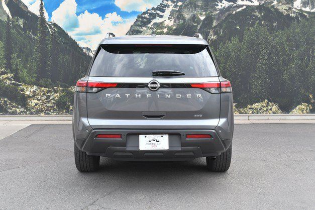 Used 2025 Nissan Pathfinder SV AWD/4WD image 10