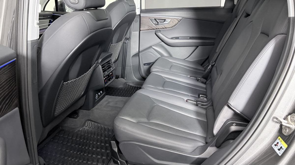 Used 2020 Audi Q7 3.0T Prestige w/ Prestige Package AWD/4WD image 30