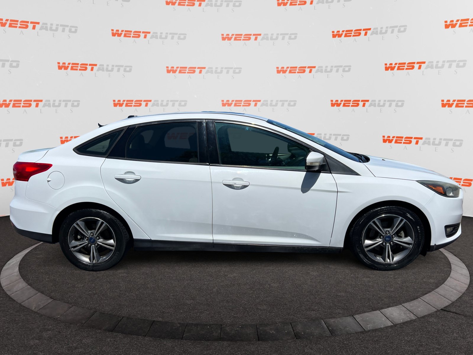 Used 2016 Ford Focus SE FWD image 6