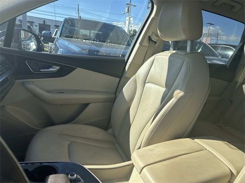 Used 2017 Audi Q7 3.0T Premium Plus w/ Premium Plus Package image 21