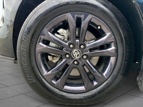 Used 2024 Toyota Sienna XLE Woodland Edition image 10