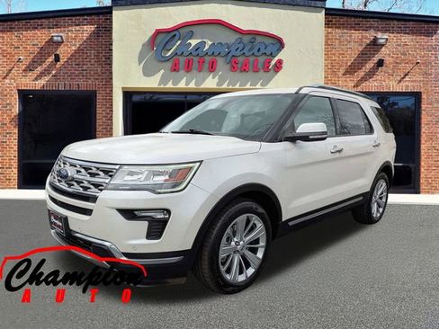 Used 2019 Ford Explorer Limited w/ Ford Safe & Smart Package image 5