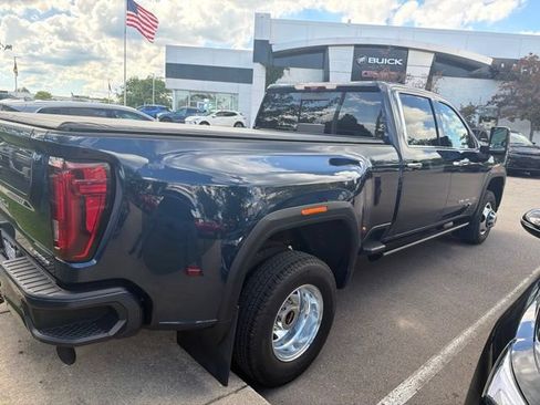 Used 2022 GMC Sierra 3500 Denali w/ Denali Ultimate Package AWD/4WD image 5