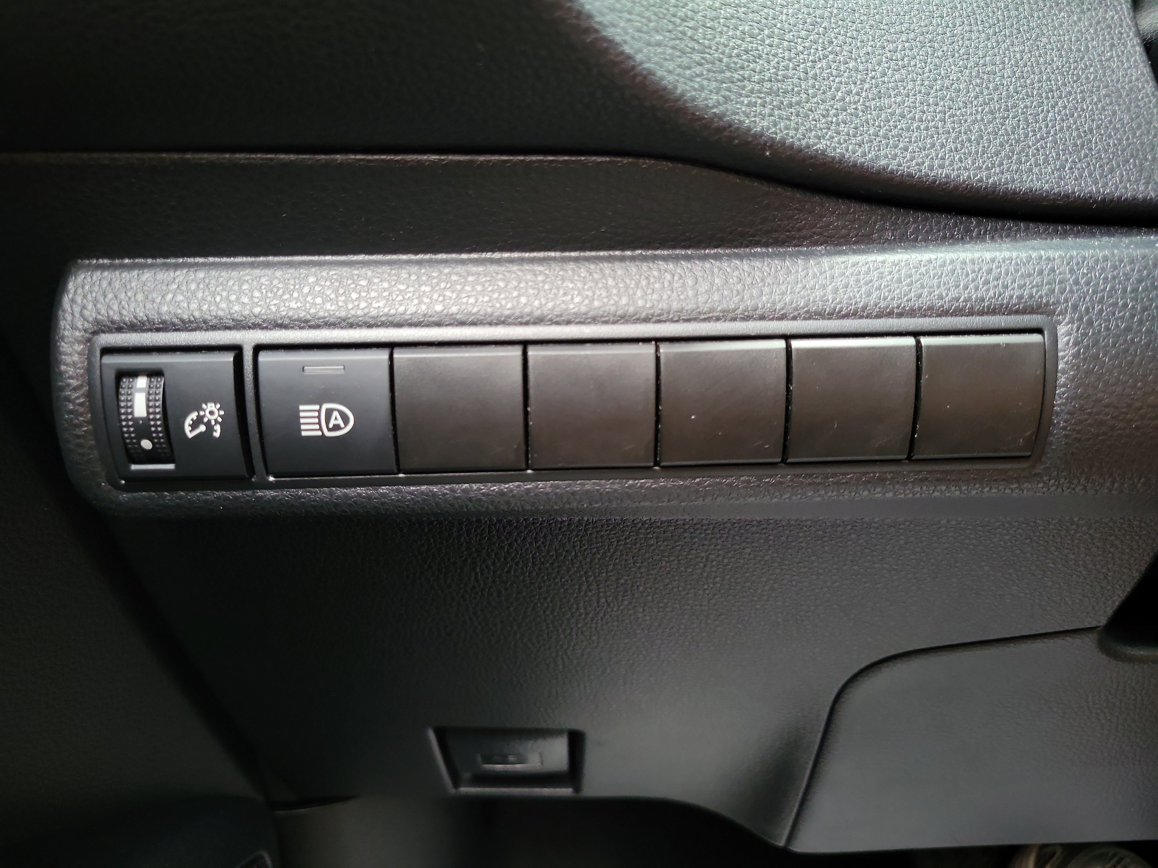 Used 2024 Toyota Corolla LE FWD image 28