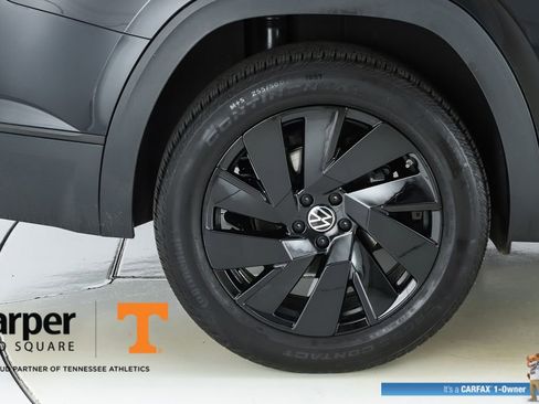 Used 2025 Volkswagen Atlas SE w/ Panoramic Sunroof Package AWD/4WD image 13