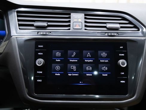 Certified 2024 Volkswagen Tiguan SE R-Line AWD/4WD image 20