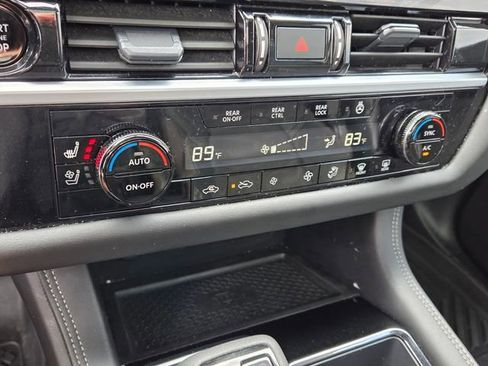 Used 2025 Nissan Pathfinder Platinum image 24